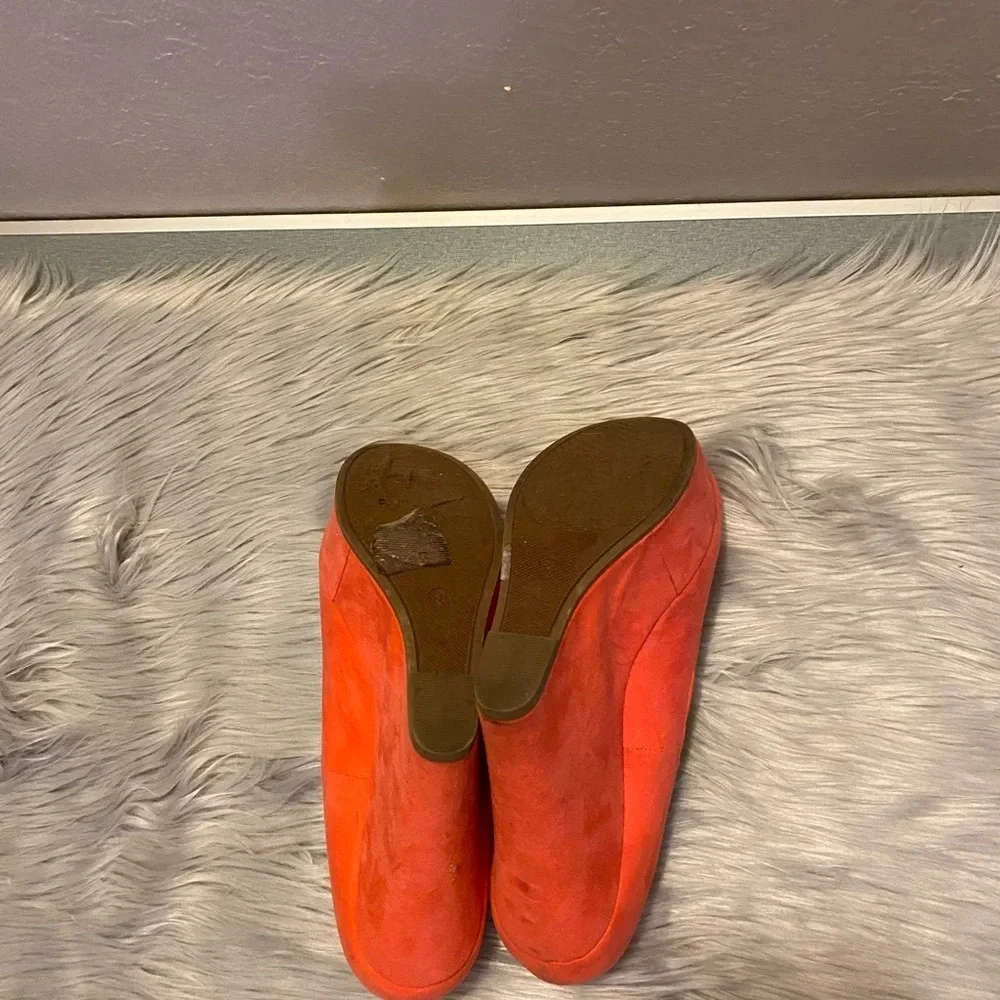 Breckelle’s Coral Wedge Heel